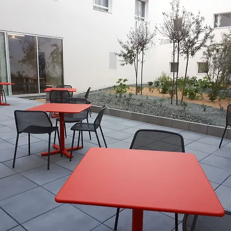 Hotel apartamentowy Appart-hotel & Golf Ile De 3*