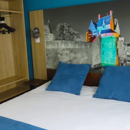 Appart-hotel & Golf Ile De نانت